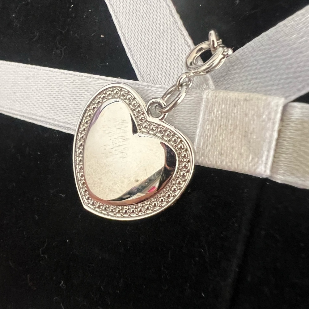 👑✅PRICE FIRM✅ Silver Heart Charm. Brand New! - Picture 2 of 10